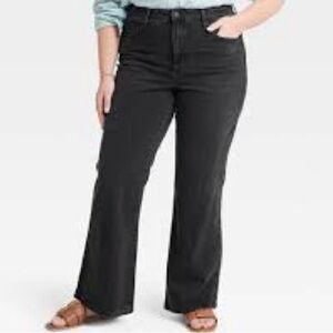 Women's Black High-Waisted Jeans